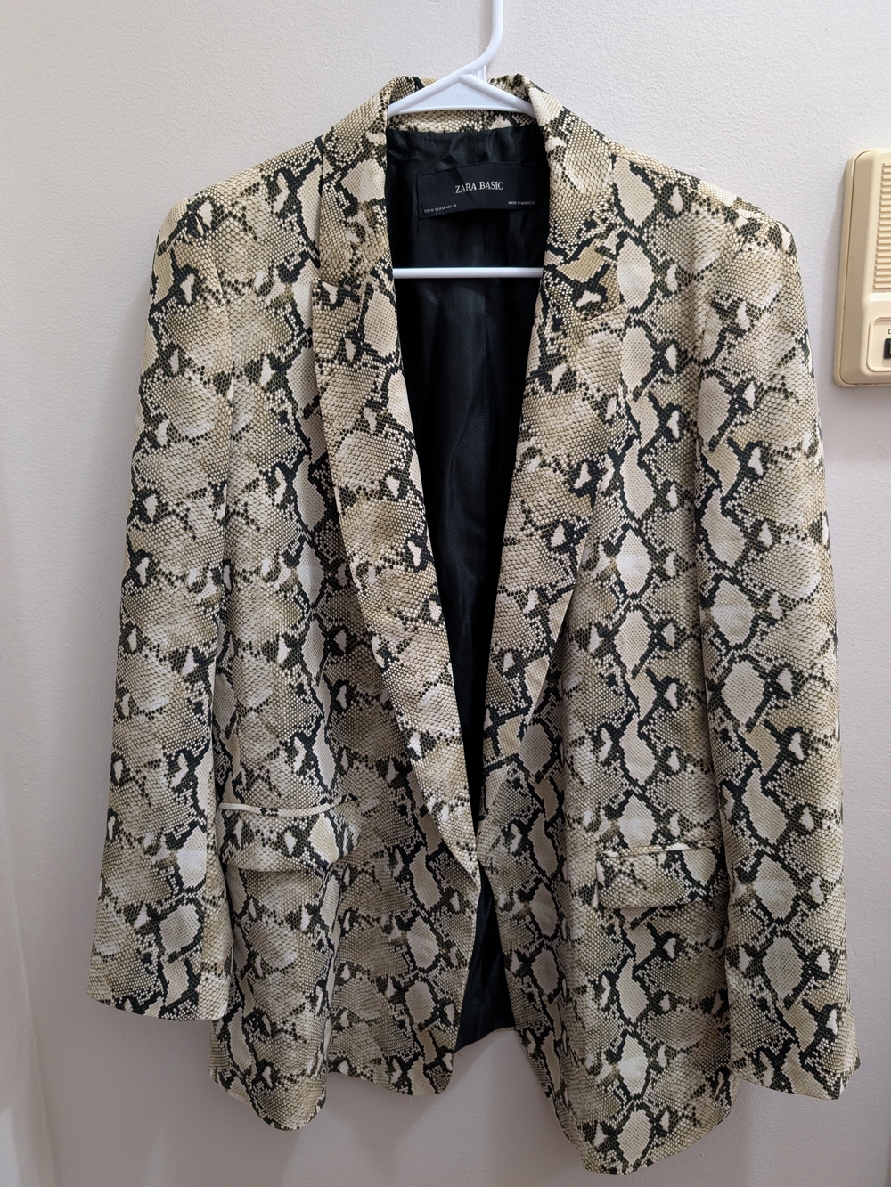 Zara Basic Animal Print Blazer in Beige & Black Size Medium
